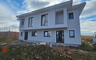 Duplex elegant cu 4 camere, curte și loc de parcare – design modern, Șura Mică - Poză 2