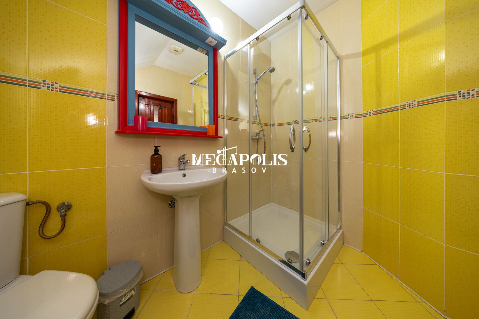 Pensiune de vânzare în Râșnov | 14 camere | 427 mp - Poză 46