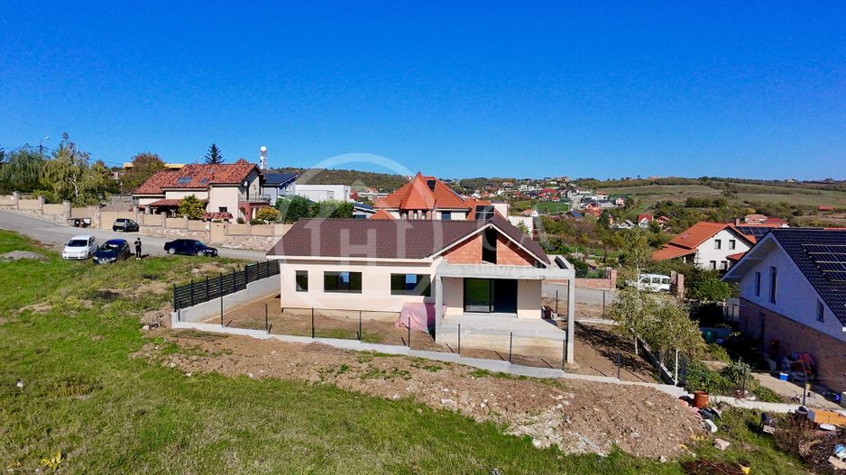 Casă de vânzare cu 4 camere în zona de Dealuri, Oradea - Poză 3