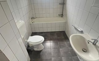 2 camere decomandat in vila Sagului -Turist centrala proprie - Poză 3