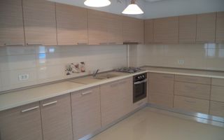 3 BEDROOM APARTMENT FOR RENT IN DOROBANTI AREA - Poză 2