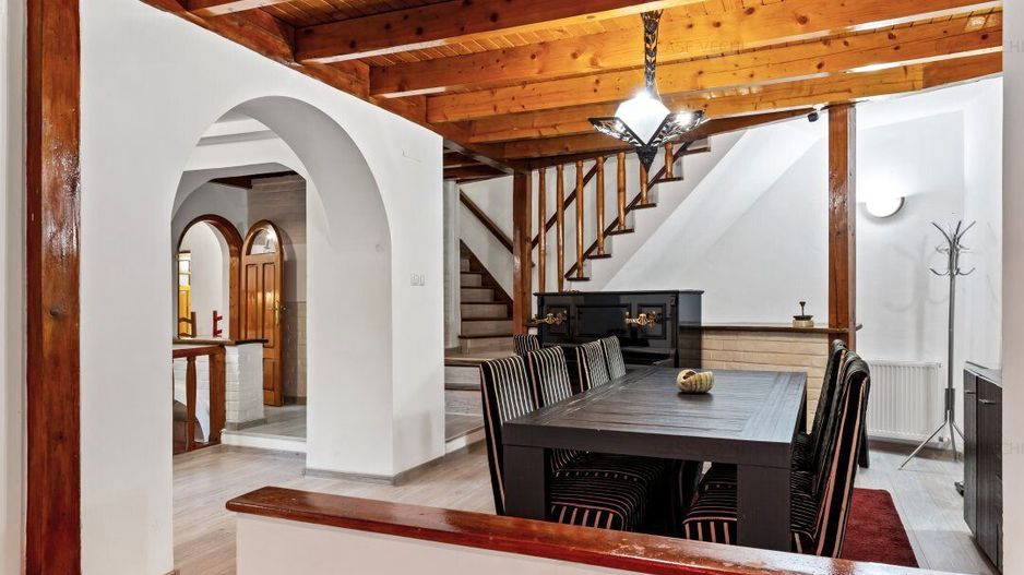 Vilă spațioasă de închiriat 6 camere piscină încălzită zona de Nord - Poză 17