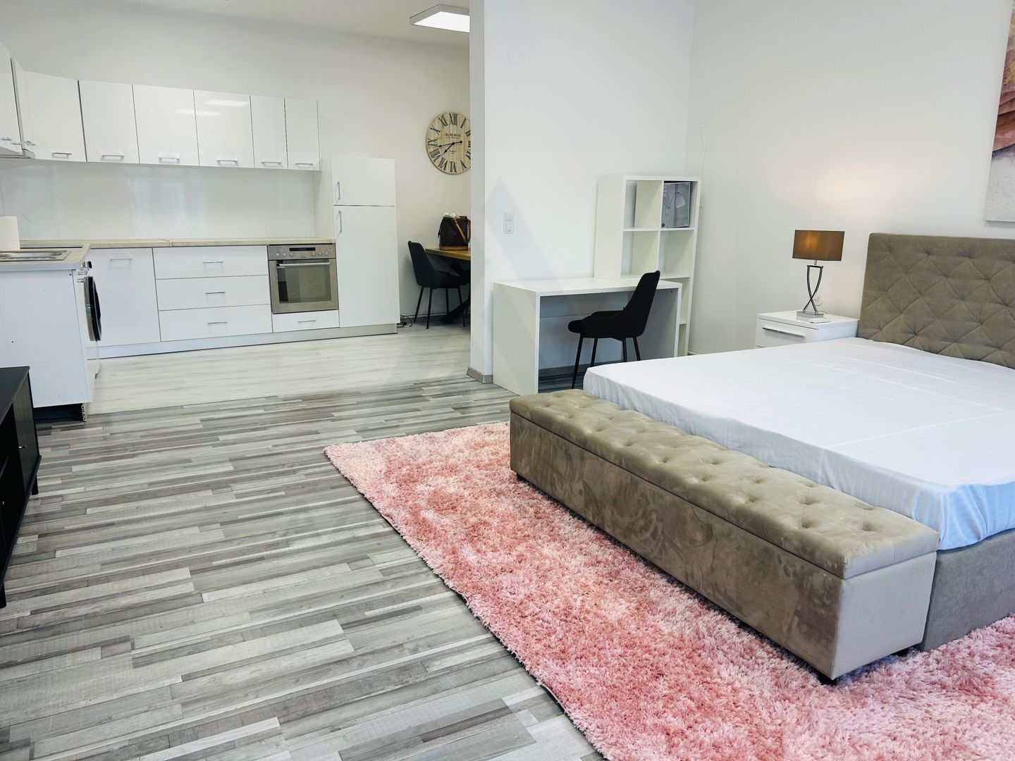 Studio modern  50 mp prima închiriere cu parcare  in zona Centrala - Poză 3