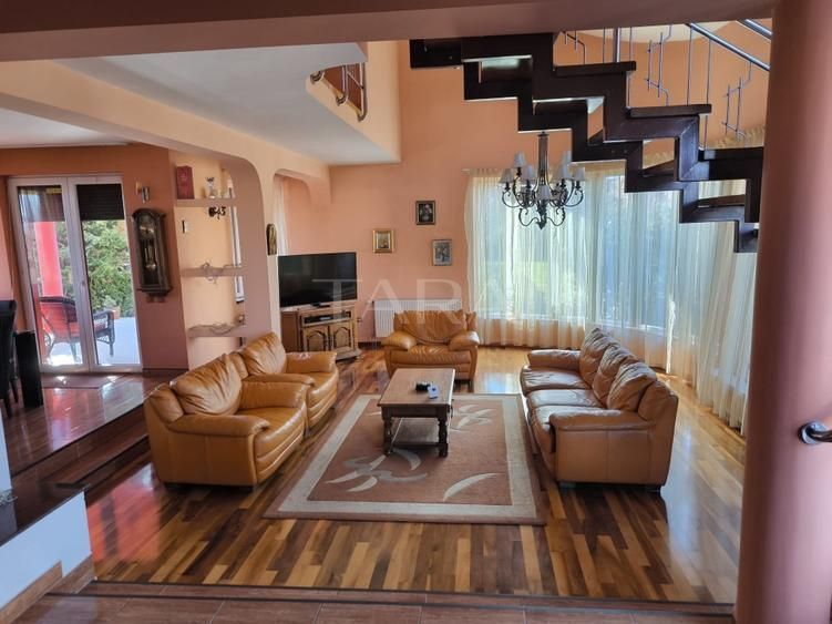 Casă spațioasă și luminoasă, cu teren generos, zona Europa - Poză 3