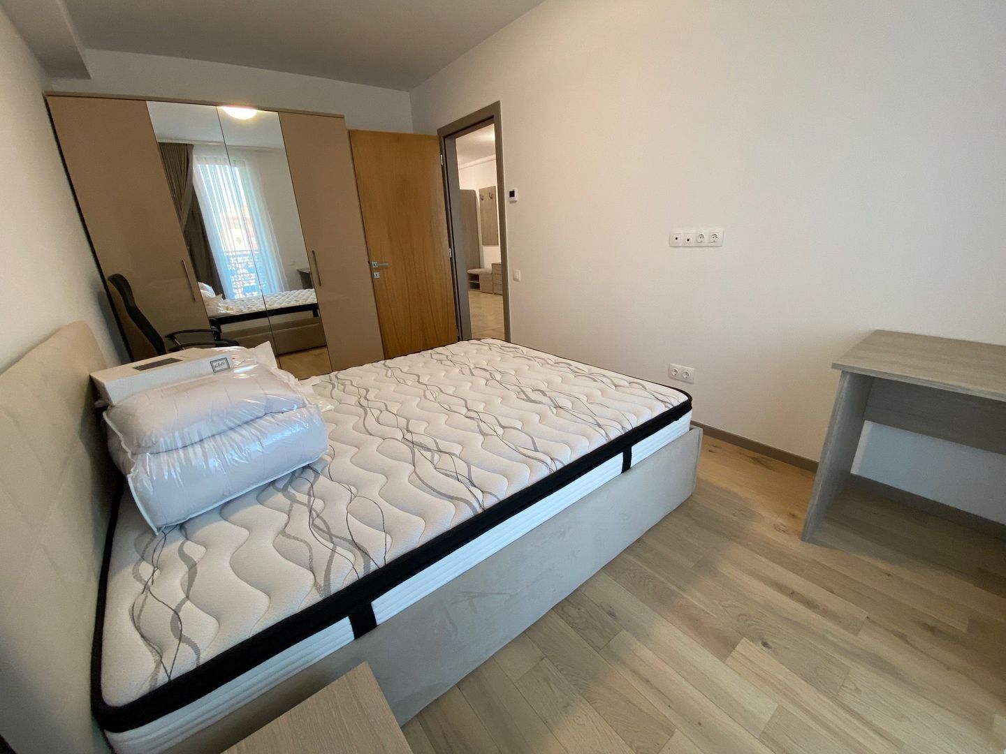 Apartament bloc nou 3 camere - parcare subterana - Poză 9