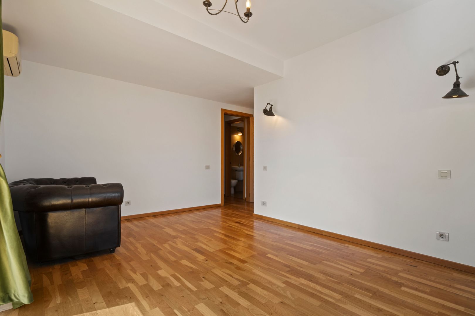 Apartament Otopeni CENTRAL 3 camere, 102m2,  Luminos si Primitor - Poză 6