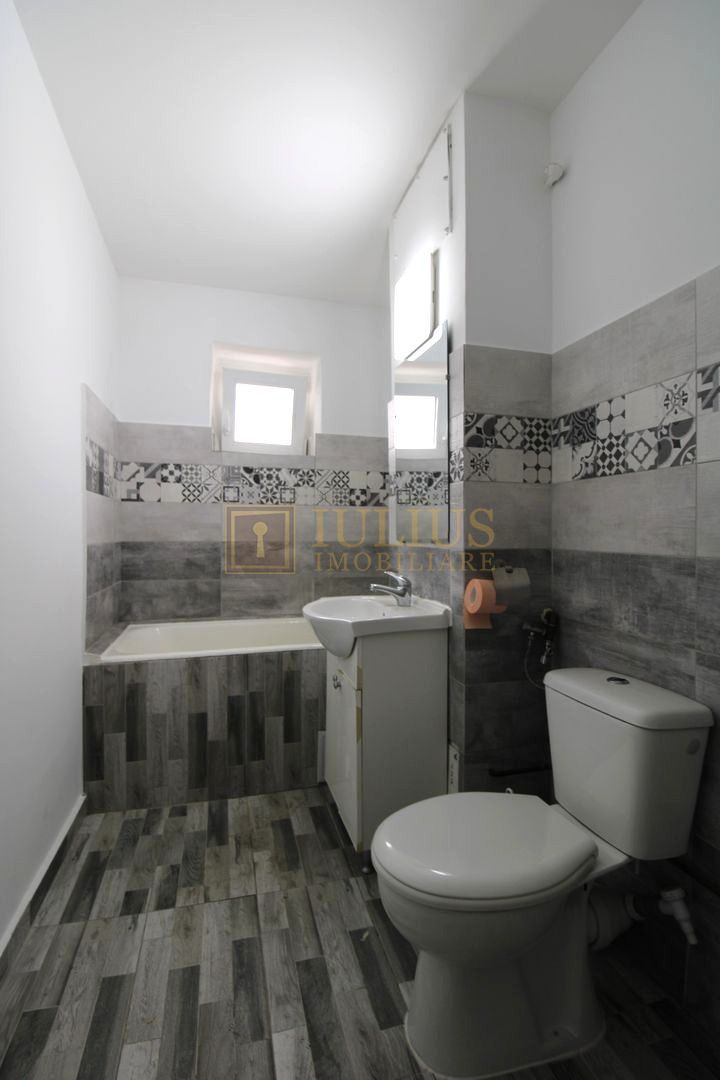 Zona Lipovei, 4 camere + 2 bai, centrala proprie, PET-FRIENDLY - Poză 3