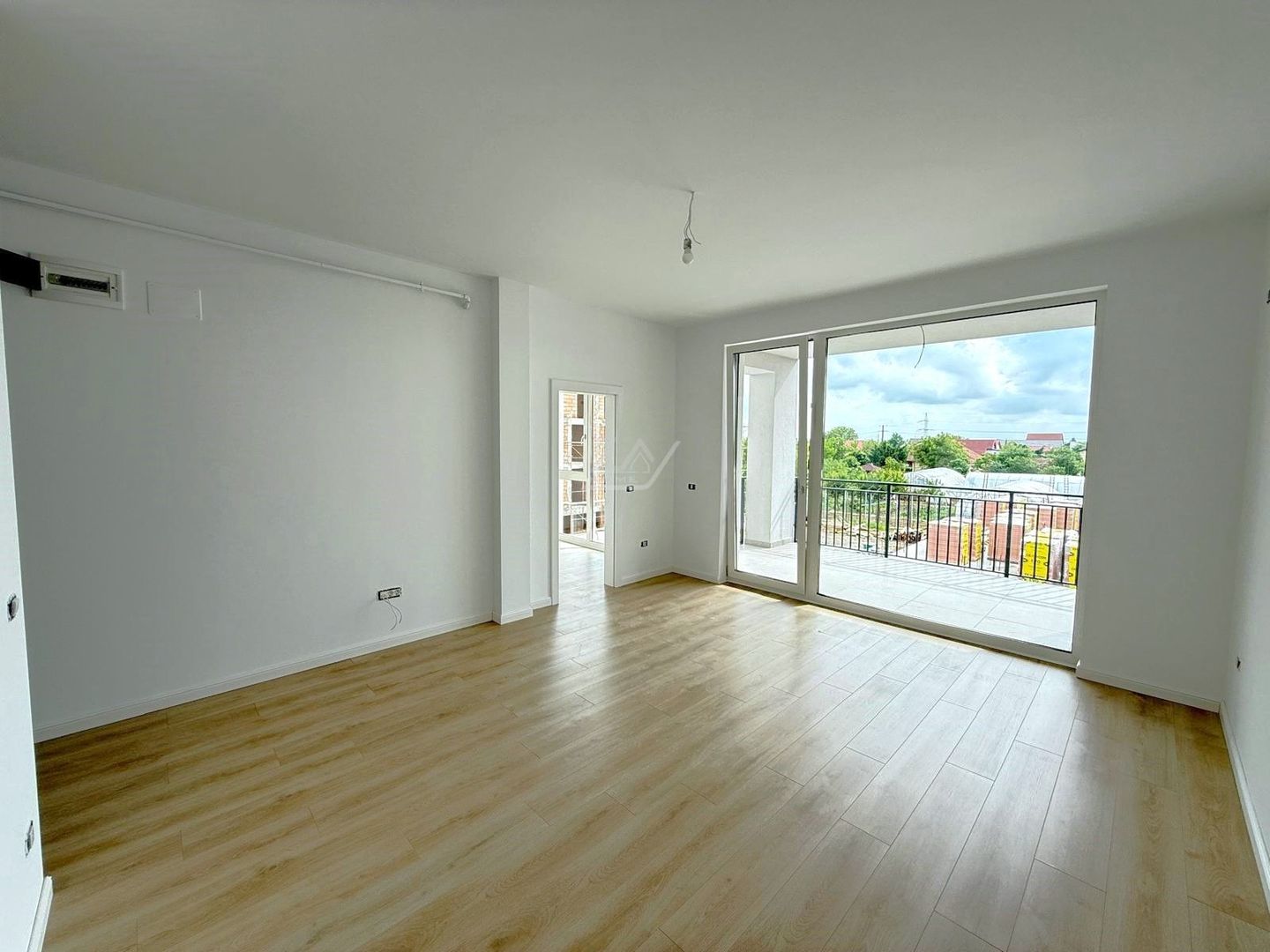 Etaj 2. Lift. Finisaje superioare. Loc de parcare. - Poză 1