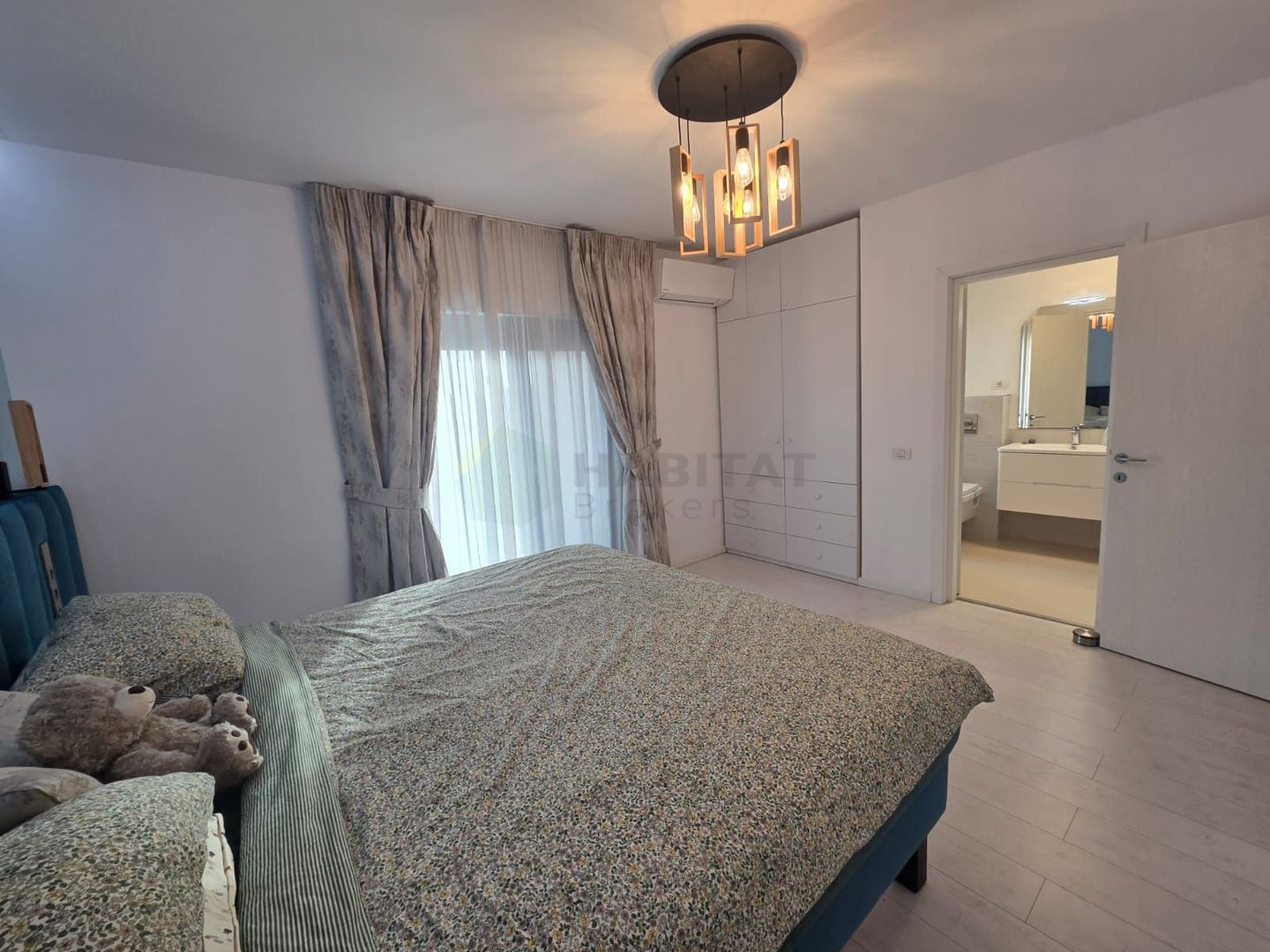 Vilă tip duplex cu mansardă, piscină și design modern – Tunari - Poză 17