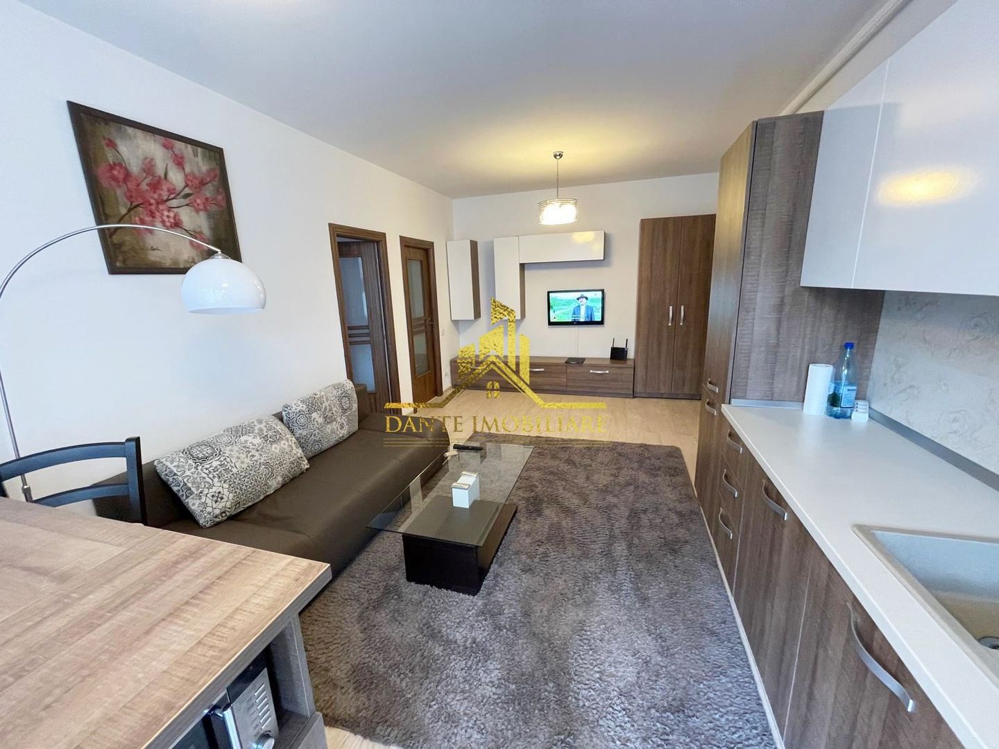 2 camere, semidecomandat, mobilat modern, bloc nou, balcon, Centru - Poză 1