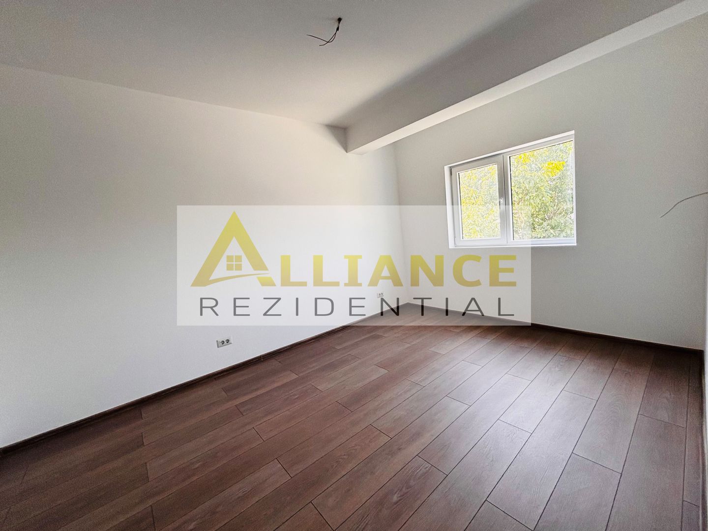 Casa tip duplex , 4 camere , 3 băi , 120 mp utili ! - Poză 5