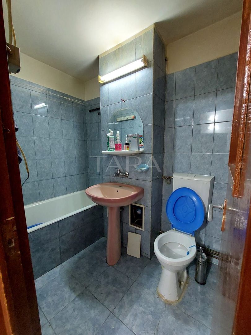 Apartament cu 3 camere - Necesită renovare completă, oportunitate pentru investitori! - Poză 5