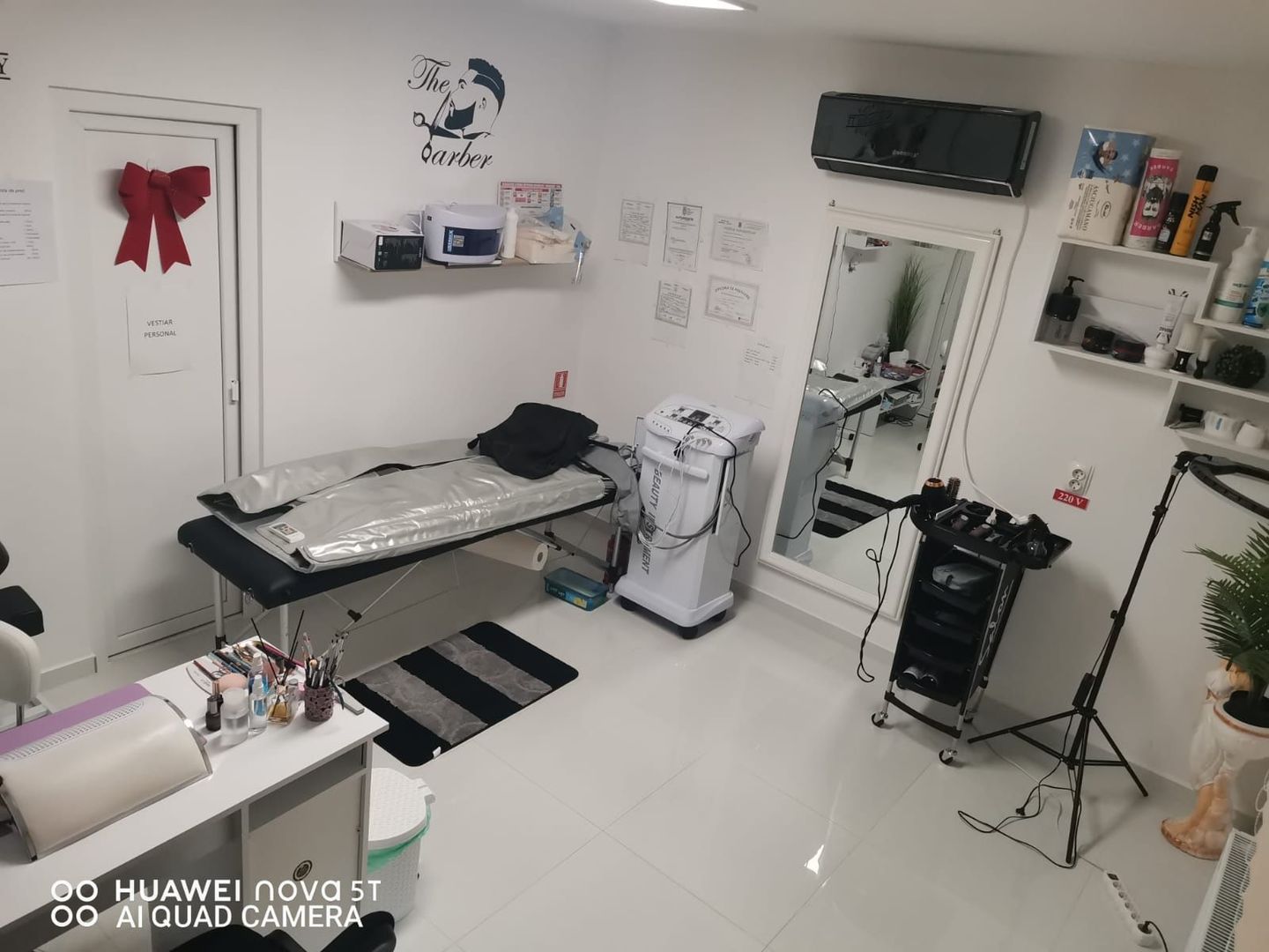 Apartament+spatiu comercial - Poză 1