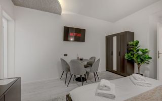 Apartament de lux în vila interbelică nou renovată - Poză 1