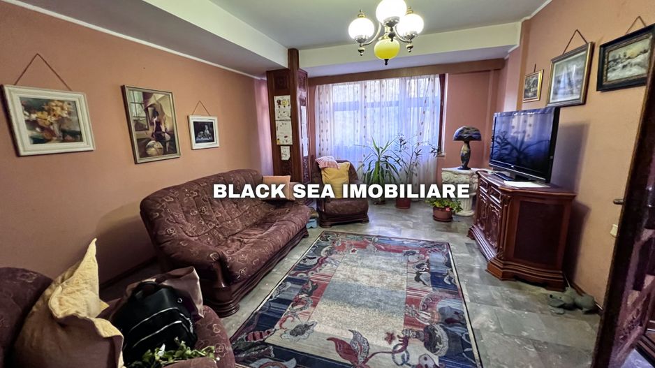 Vila 7 camere D+P+1+M - Gaze - 2 Garaje - 50m de plaja - Ocazie Unică - Poză 3