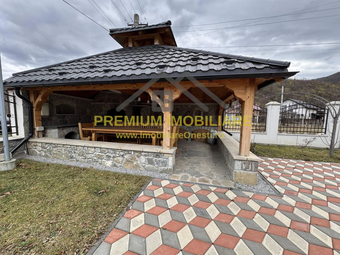 Vila la 13 km de Onesti - Poză 8