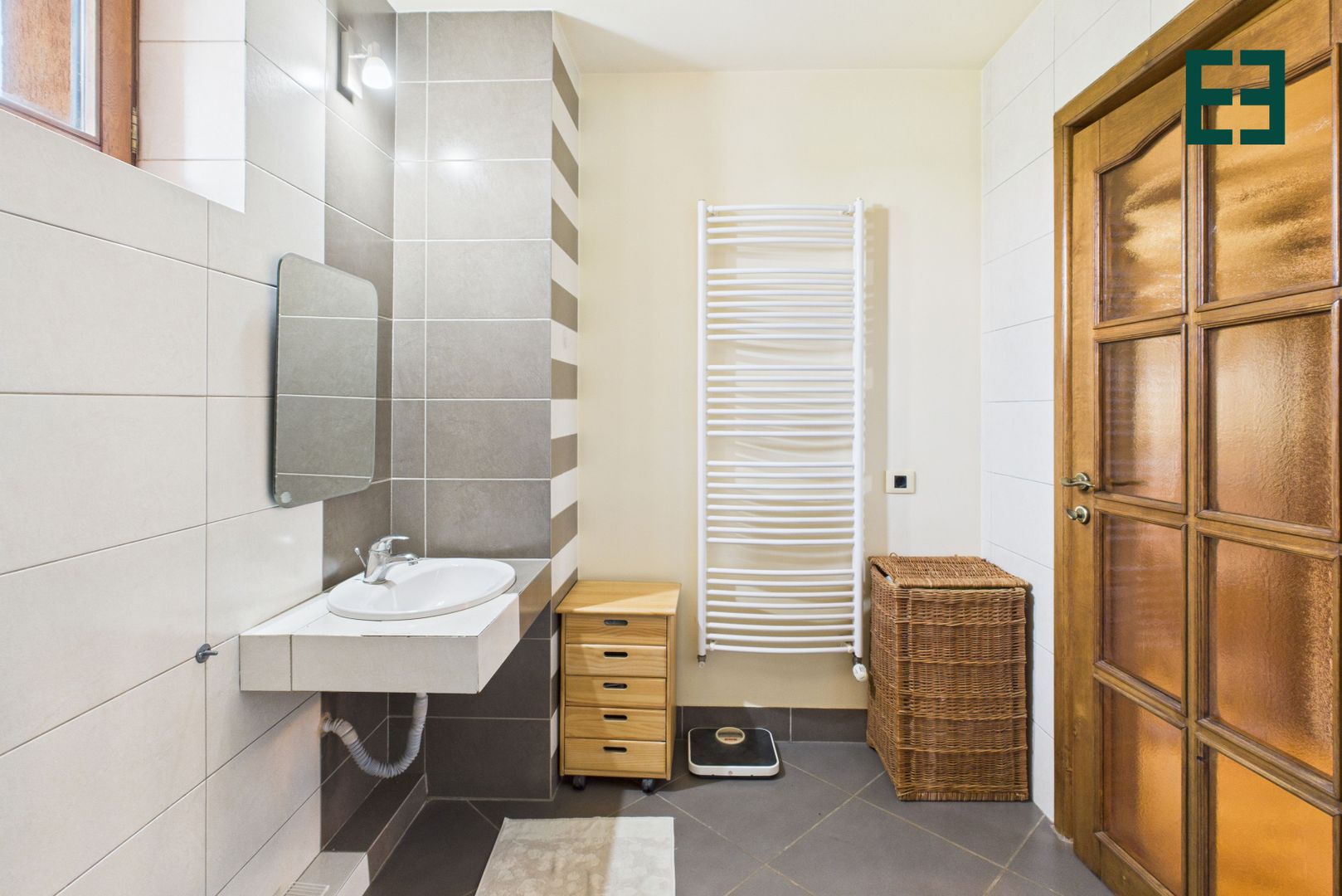 Vilă cu 6 camere - Zona Subcetate - Arad - Poză 29