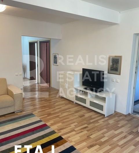 Vilă cu 7 camere de vânzare P+E+M in orasul Pantelimon - Poză 8