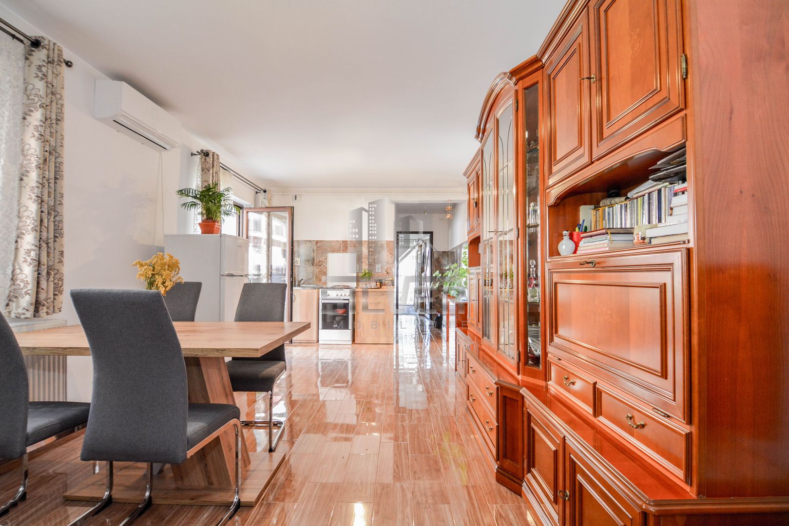 Apartament 3 camere cu Gradina si 2 locuri de parcare Poligon Floresti - Poză 3