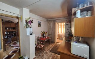 De vanzare apartament 2 camere, zona Sub stadion - Poză 3
