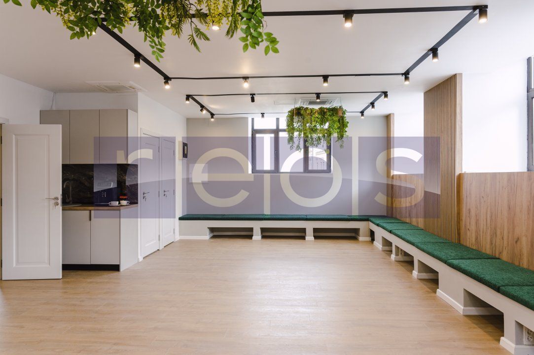 DE VÂNZARE VILA CONSOLIDATĂ ÎN PIAȚA VICTORIEI  | 187 MP | LOCURI DE PARCARE - Poză 3