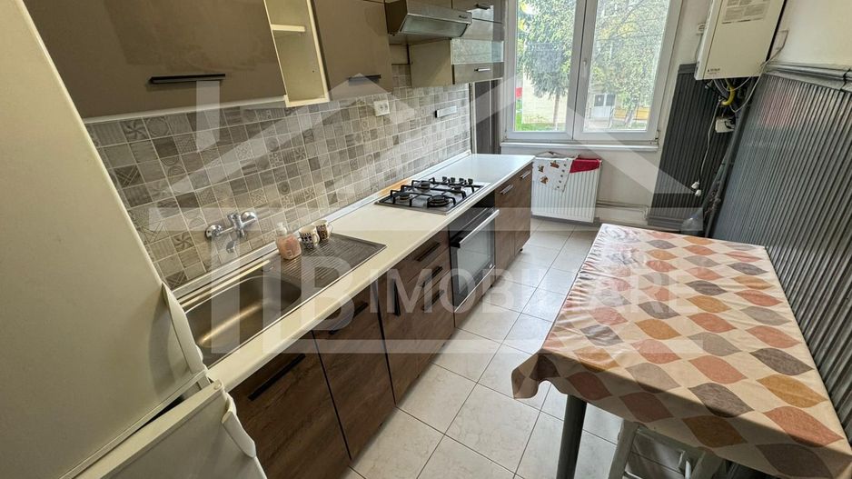 Apartament cu 3 camere, decomandat, 84mp, Zona Poli 2 - Poză 6