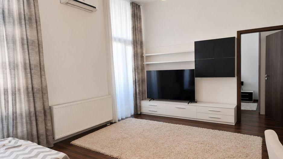 De Inchiriat Apartament 2 Camere, Etaj 1, 69 mp, Terasa, Zona Soarelui - Poză 3