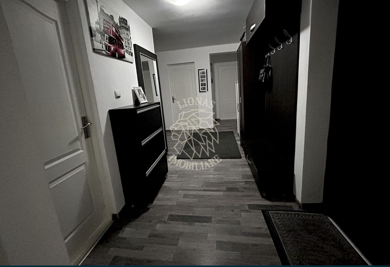 Apartament decomandat 3 camere 95 mp+4 balcoane-dressing-Zona Pompieri - Poză 4