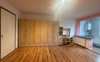 Garsonieră Astra – parter înalt, poziționată pe mijloc, cu beci și baie renovată - Poză 3