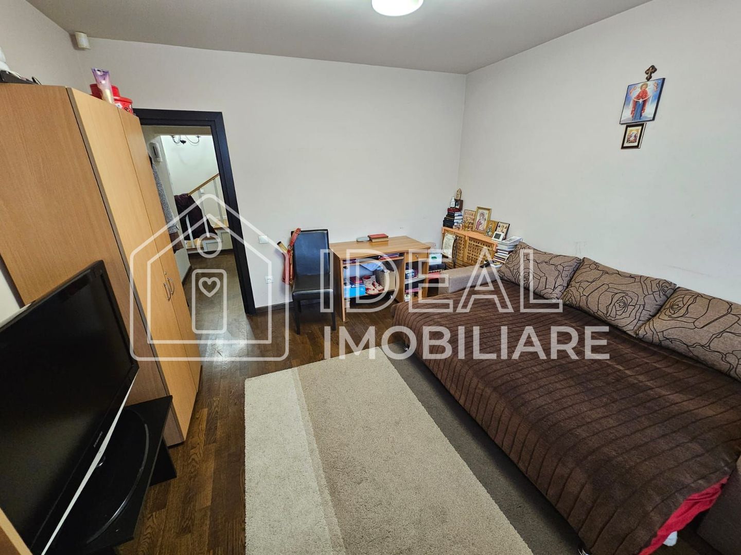 Casa Mobiltata-Utilata cu 4 camere,  pe Pictor Brana - Poză 8