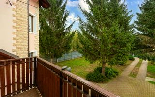 Vilă cu 6 dormitoare, 2 garaje, anexe multiple - 2076 mp teren - Poză 2