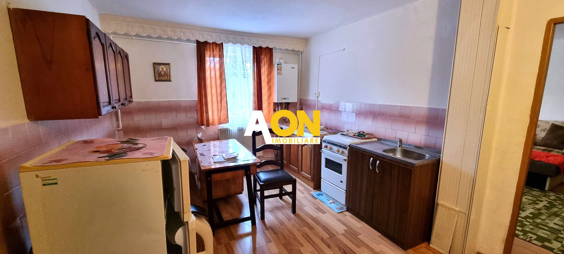 Apartament 2 camere, parter inalt, Cetate, zona Liceul Militar - Poză 2