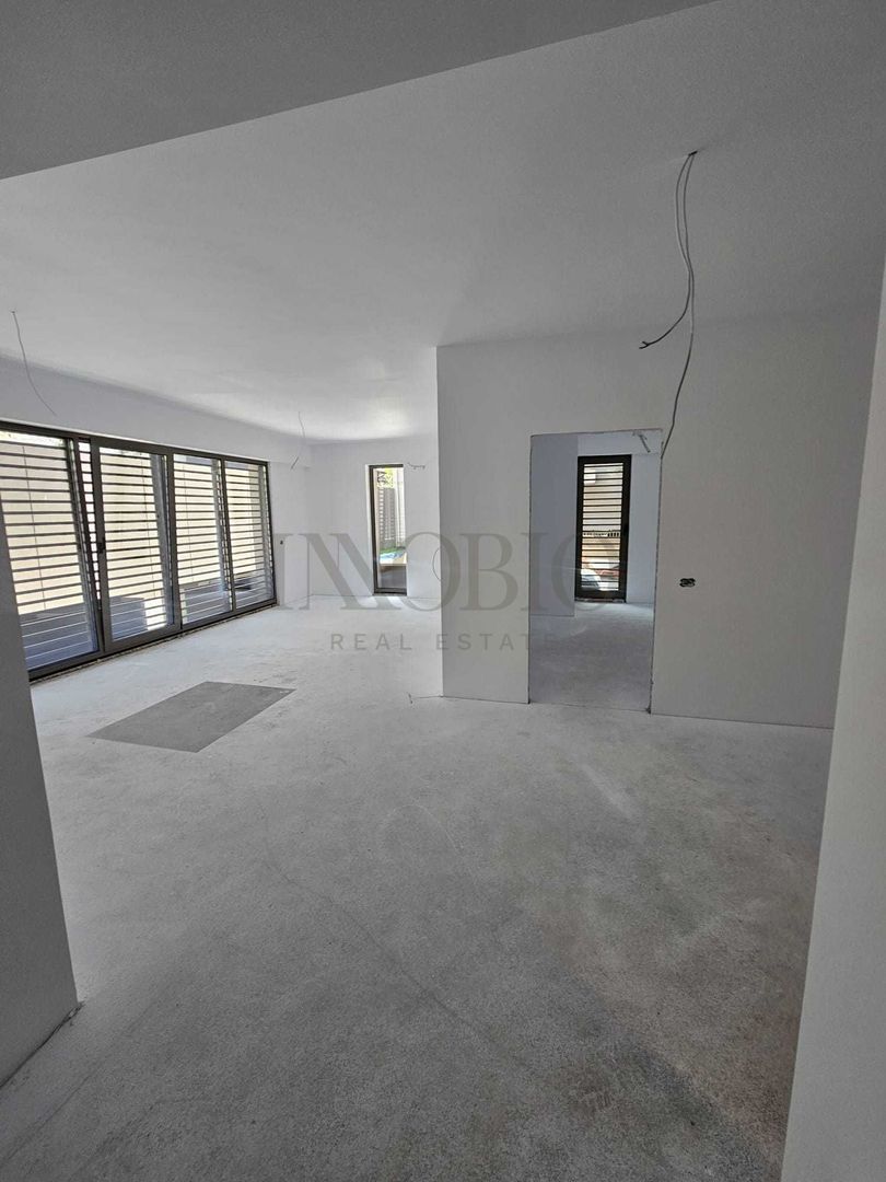 Spatiu comercial | 2 locuri de parcare | Prima inchiriere | Victoriei - Poză 2