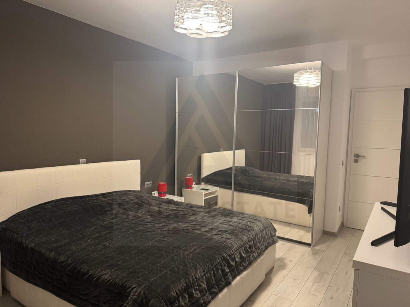 Apartament modern 54 mpu etaj 1 si 2 locuri de parcare in Arhitectilor - Poză 1