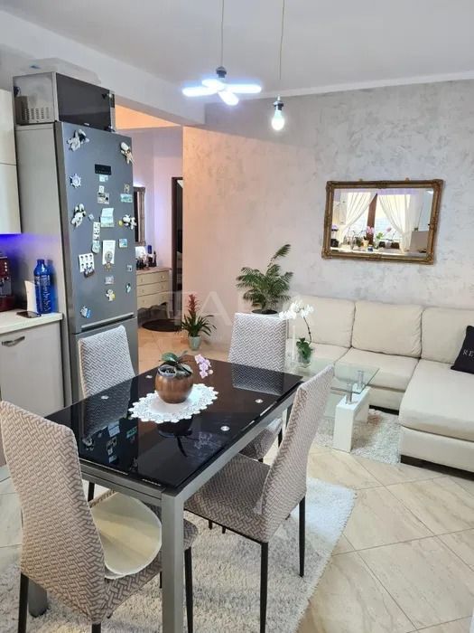 Apartament la cheie, mobilat, utilat, parcare inclusă. Mutare imediată - Poză 2
