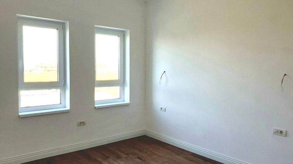 Triplex cu 4 camere,  in vatra satului - toate utilitatile - Sacalaz - Poză 9