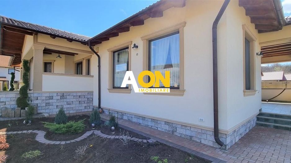 Casa 4 camere finisaje de lux 950 mp teren Com. Ciugud - Poză 23
