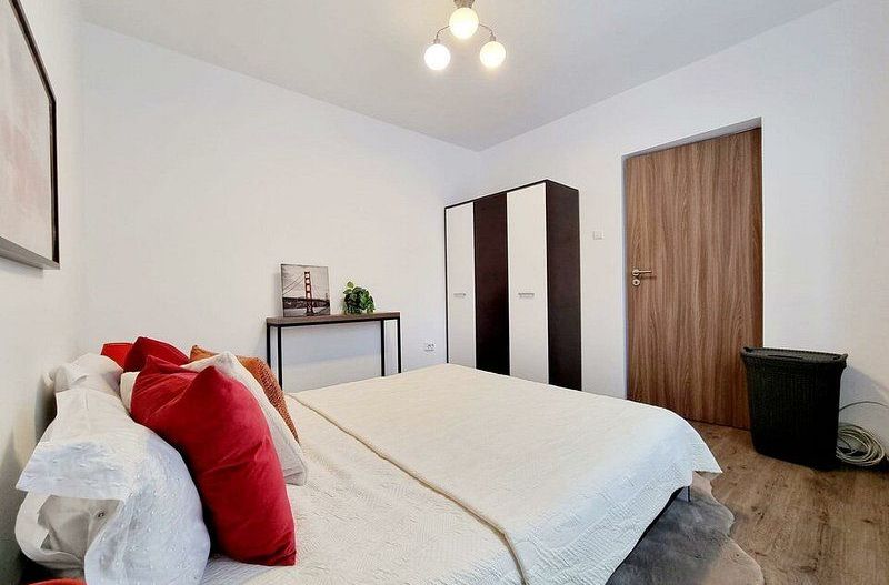 3 Cam Renovat Victoriei Iancu de Hunedoara Metrou Stradal Vedere Spate Lateral - Poză 11