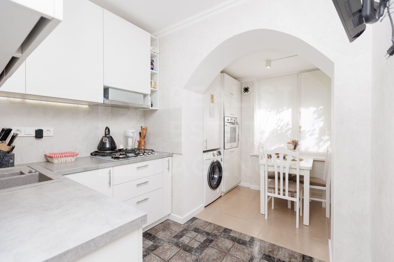 Vânzare, apartament, 2 camere, strada Alexandru cel Bun, Ialoveni - Poză 1