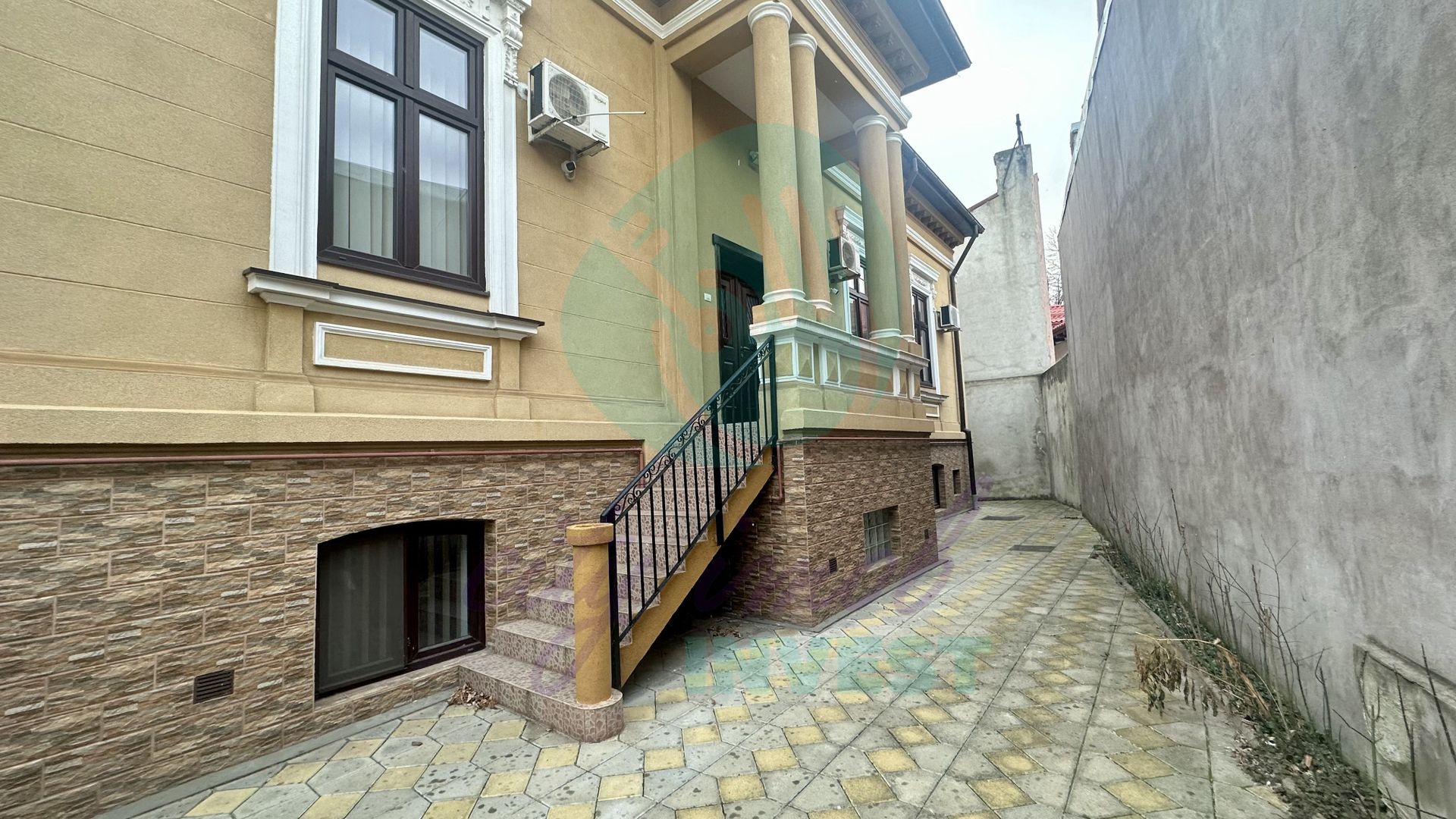 Casa eleganta si curte proprie de 71 mp in zona Plantelor - Poză 16