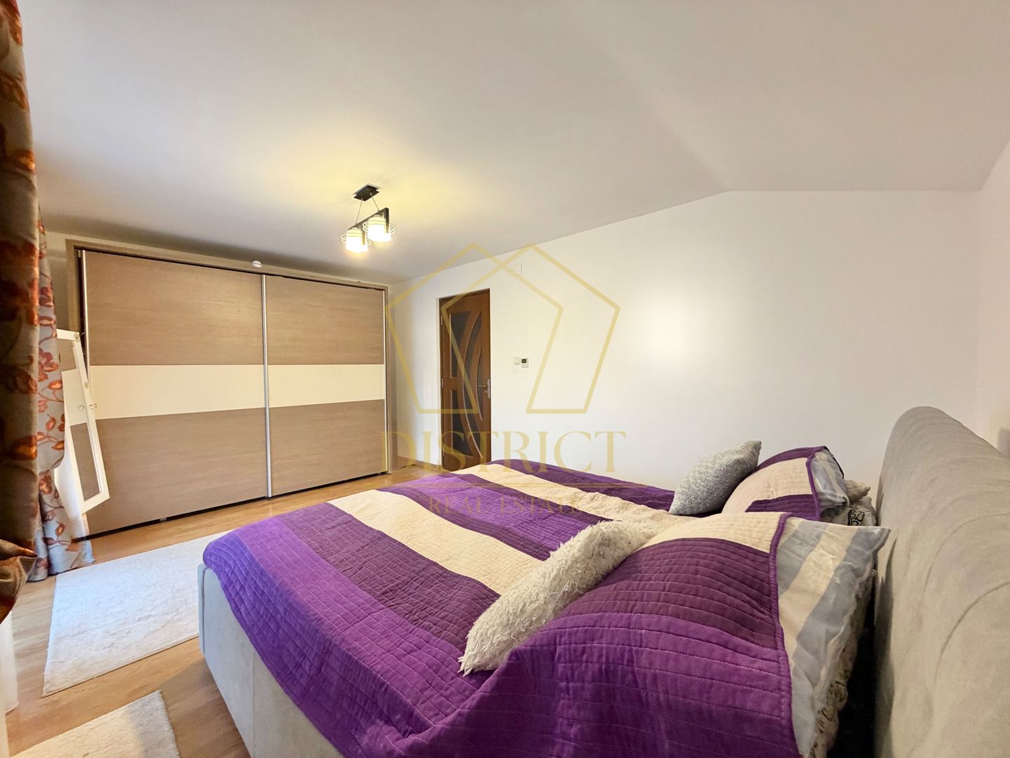 Duplex cu 4 camere si 2 bai complet mobilat si utilat in Giroc langa Zone 2. - Poză 12