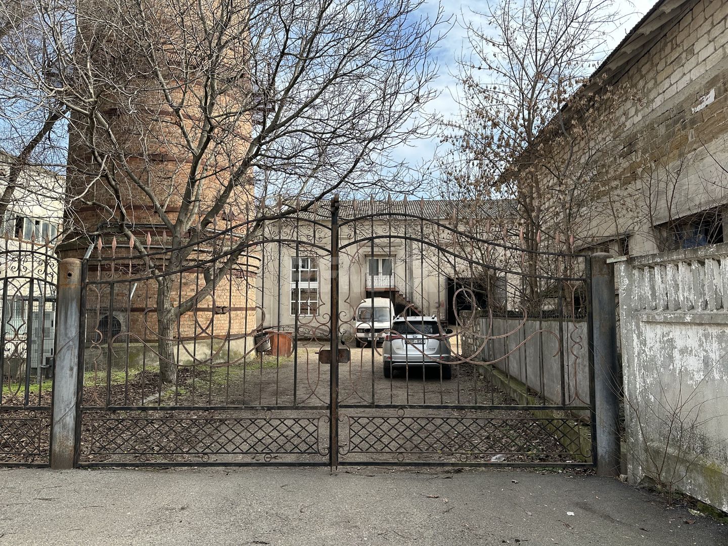 De vânzare spațiu comercial cu suprafața totală de 500m2  pe teren de 7ari în centru Orheiului. - Poză 2