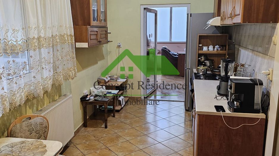 🏡 Casă cu demisol, parter și mansardă – Str. Victoriei, zonă centrală - Poză 9