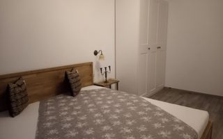 Apartament de 2 camere, 55mp, decomandat, parcare, zona Metro - Poză 2