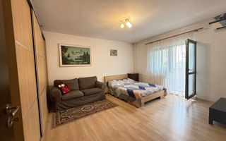 Grasoniera spatioasa la 5 minute de metrou, intr-un bloc mixt - Poză 1