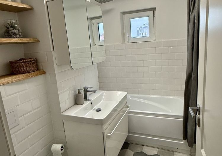 Apartament 3 camere | Complet renovat și mobilat | Zona Soarelui - Poză 4