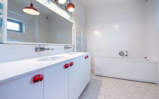 COMISION 0% - Vila eleganta P+2E 380 mp utili, teren 470mp, lac propriu + ponton - Poză 19