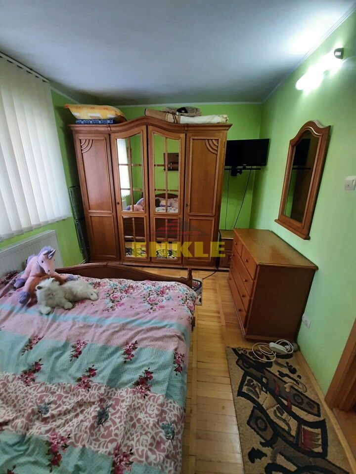 Apartament 3 camere, zona Bd.George Enescu , et.1, mobilat/utilat, pret negociabil ! - Poză 4