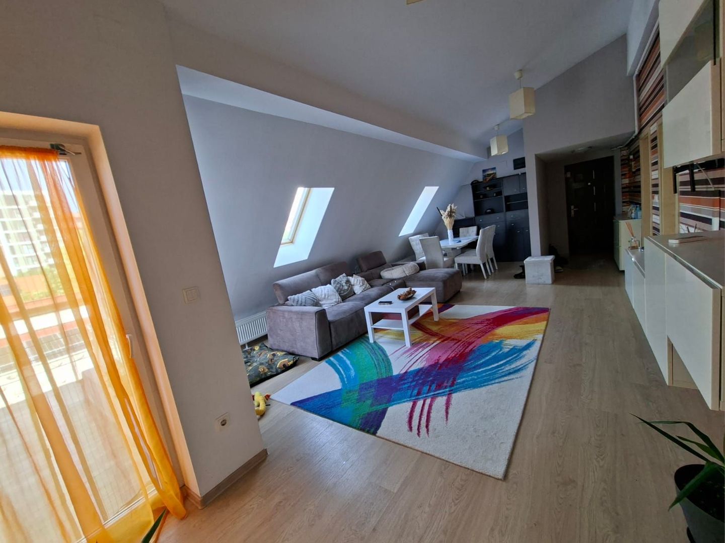 Apartament cu 3 camere-Zona Torontalului - Poză 1