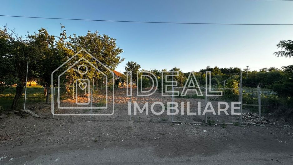 Teren intravilan de vânzare în sat Alămor, comuna Loamneș, județul Sibiu - Poză 3